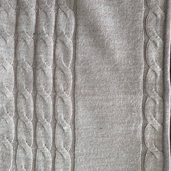 ALIA SWEATER SIZE MEDIUM - Picture 9 of 10